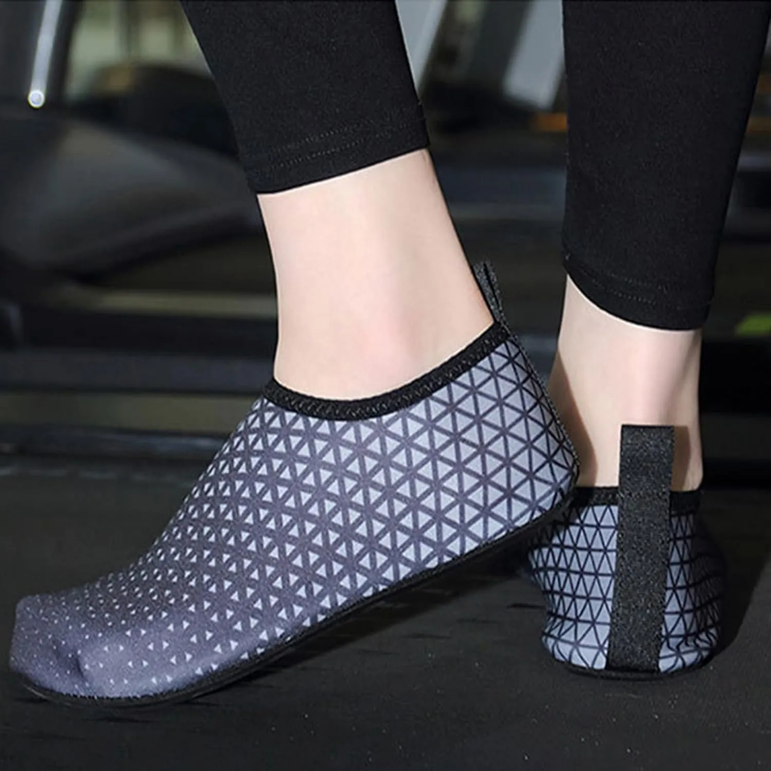 Barefoot Quick Dry Aqua Water Shoes for Swim Beach Pool Surf Hiking Kayaking Diving Yoga Outdoor Sports Men Women Lightweight