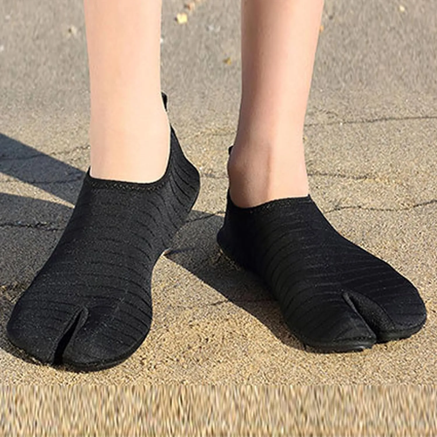 Mens Water Shoes Wide Feet Barefoot Aqua Yoga Socks Quick Dry Hiking Water Shoes Men Womens Wide Width Water Shoes Minimalist Shoes Surf River Boat Sea Yoga Sand Exercise Sport Accessories