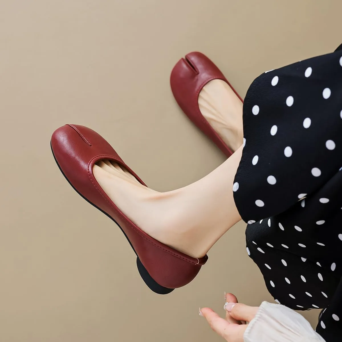 Tabi Shoes Leather Split Toe Cute Slip On For Women Girls Ballet Flat - Trendy Casual Comfortable Walking Lightweight Loafers Female Solid All-Match for Daily Wear Beach Travel Standing All Day