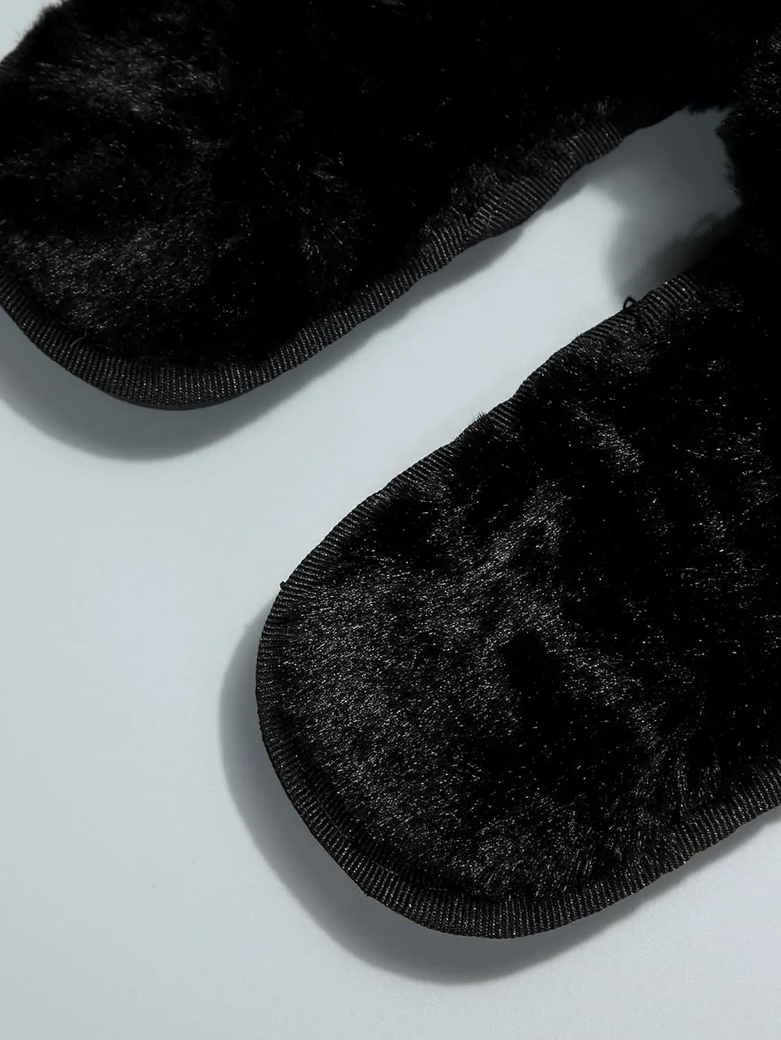Verdusa Women's Pearls Open Toe Fuzzy House Slippers Faux Fur Bedroom Shoes
