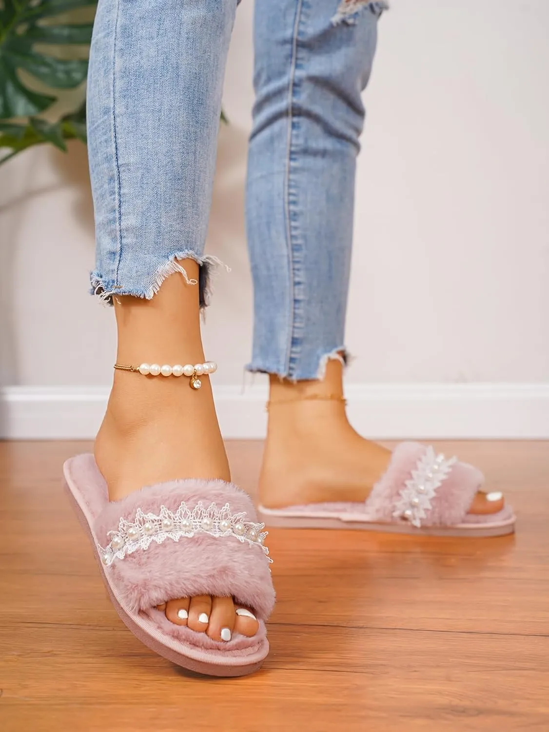 Verdusa Women's Pearls Open Toe Fuzzy House Slippers Faux Fur Bedroom Shoes