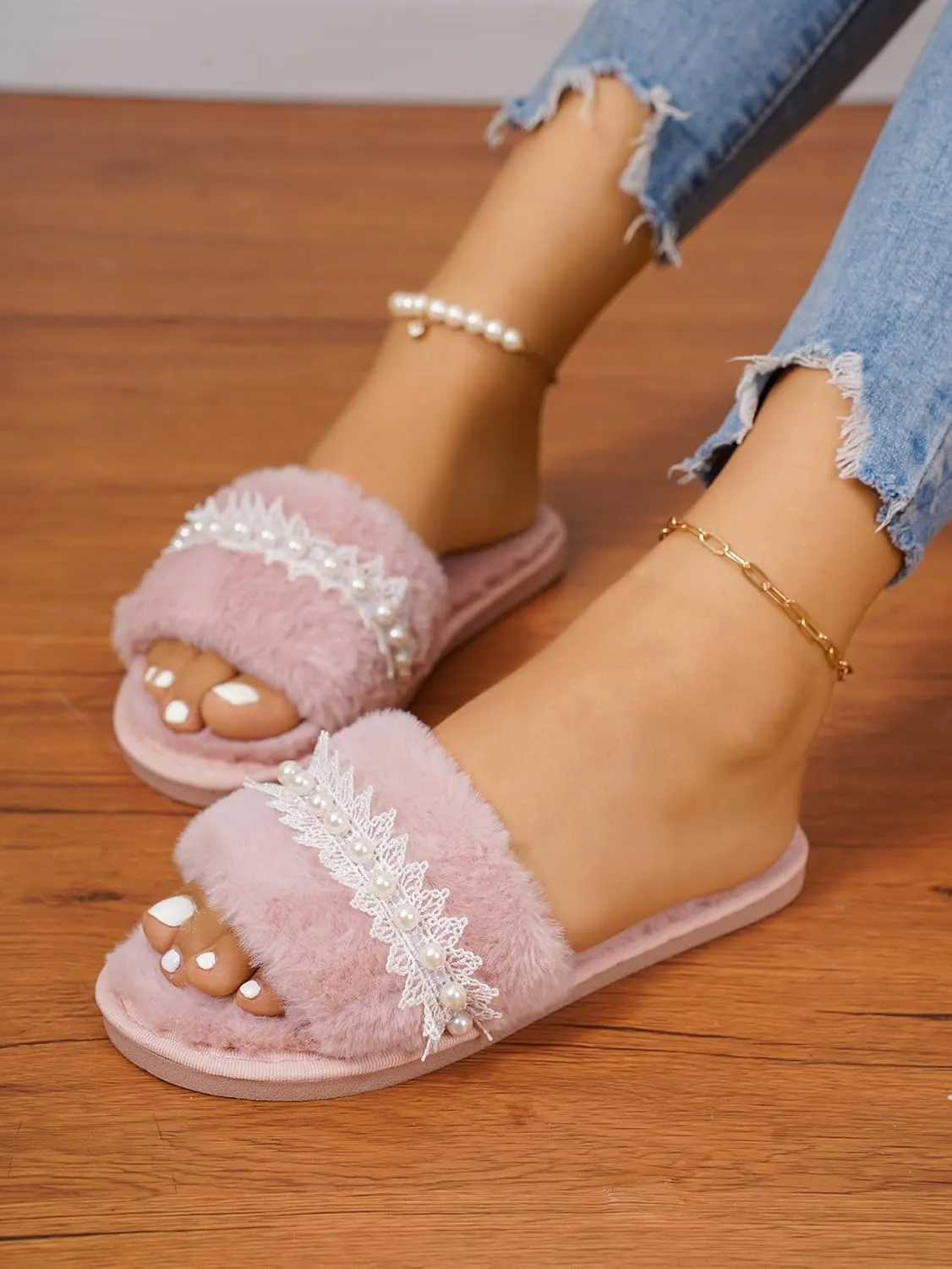 Verdusa Women's Pearls Open Toe Fuzzy House Slippers Faux Fur Bedroom Shoes