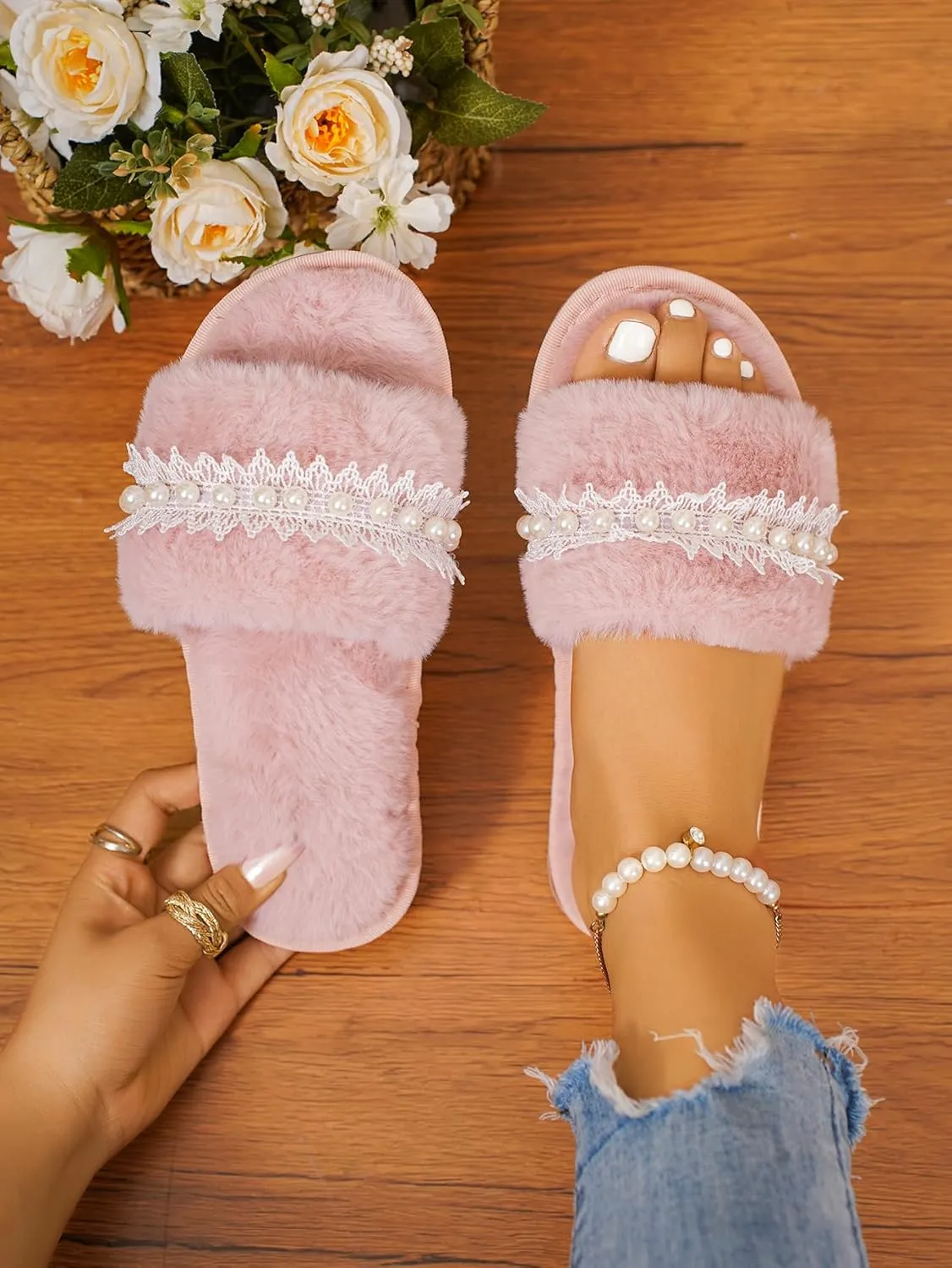 Verdusa Women's Pearls Open Toe Fuzzy House Slippers Faux Fur Bedroom Shoes